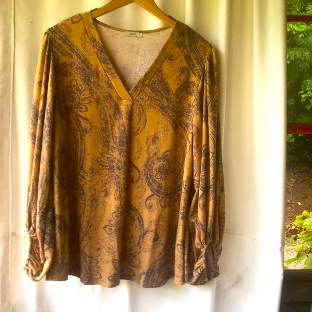 Jodifil top NWOT Size Large